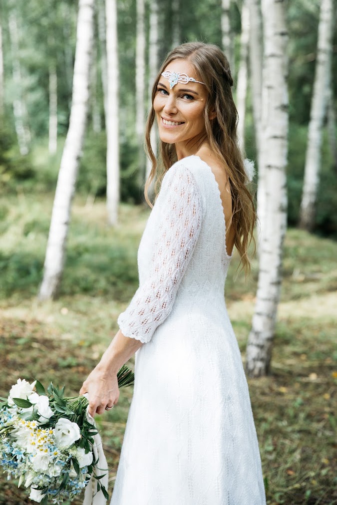 Triinu kootud pitspruutkleidis kaasikus